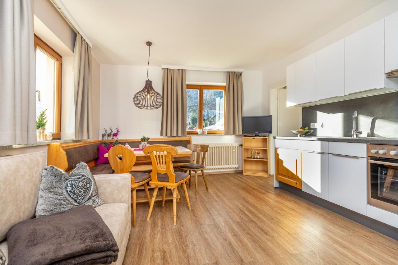 Herzerl-Chalet Appartements ฟลาคเฮา ภายนอก รูปภาพ